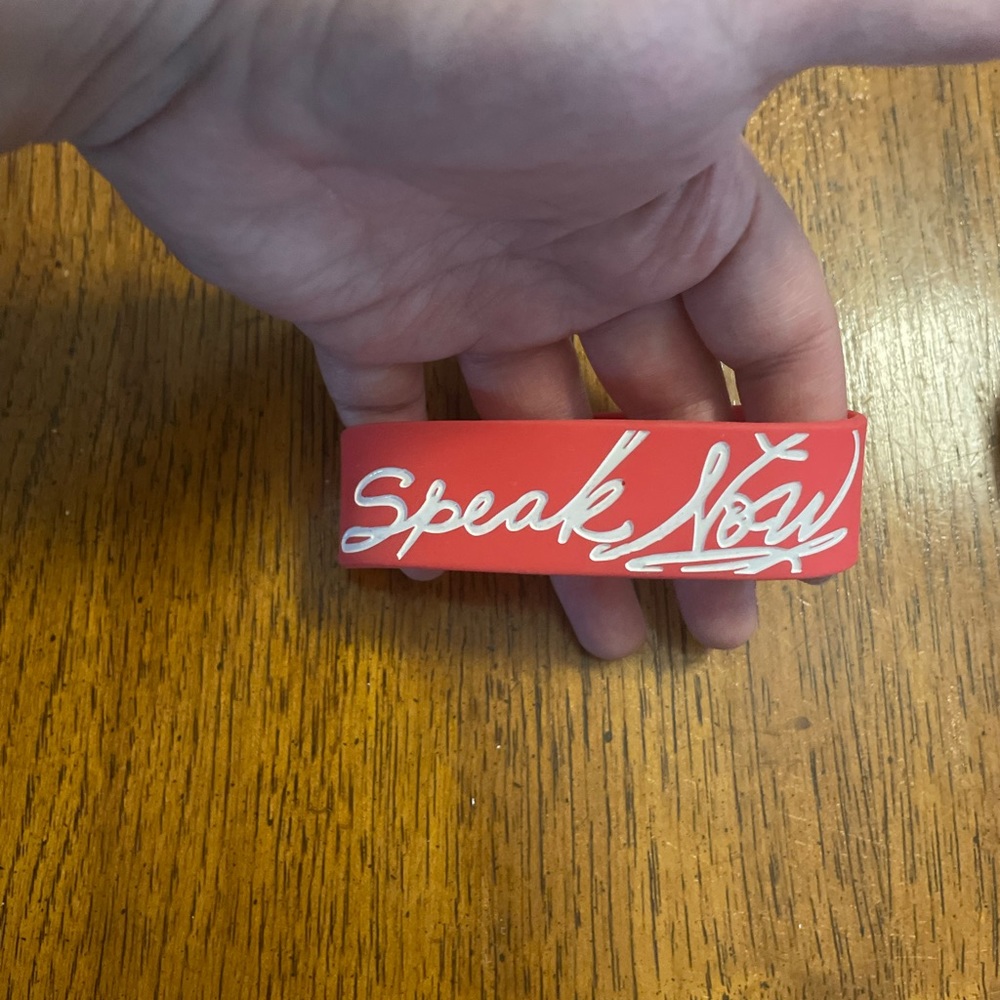 Taylor Swift Speak Now rubber bracelet